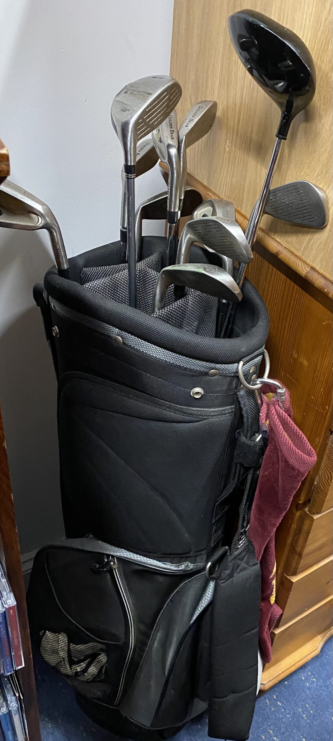 Golf clubs & bag The 2nd Hand Shop