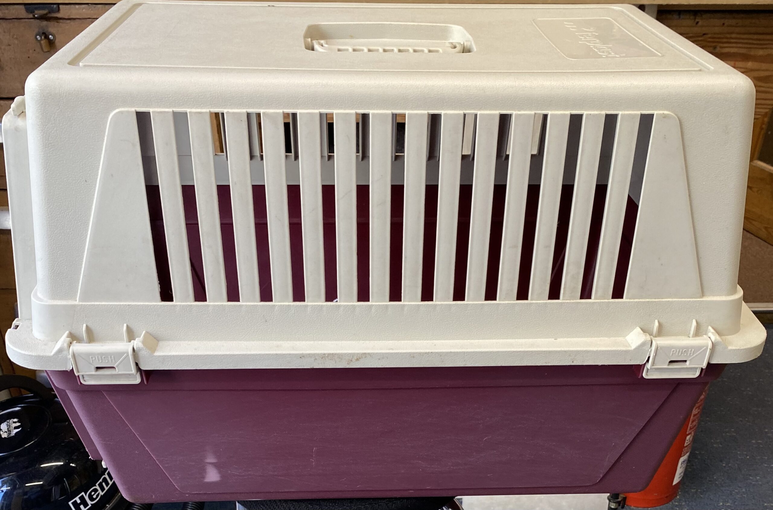 Pet Carry Case The 2nd Hand Shop