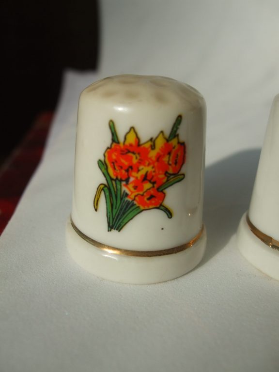 ceramic daffodils Prices US, includes shipping US, *Canada