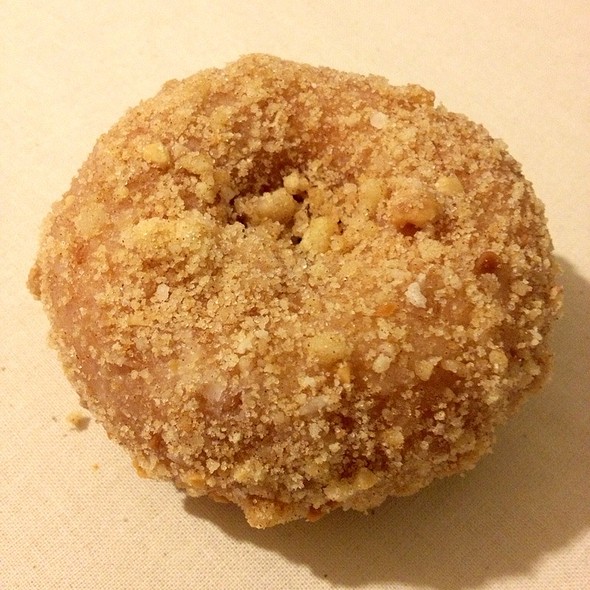 White Cake Donut with Cinnamon Crumb from Winchell's Nurtrition & Price