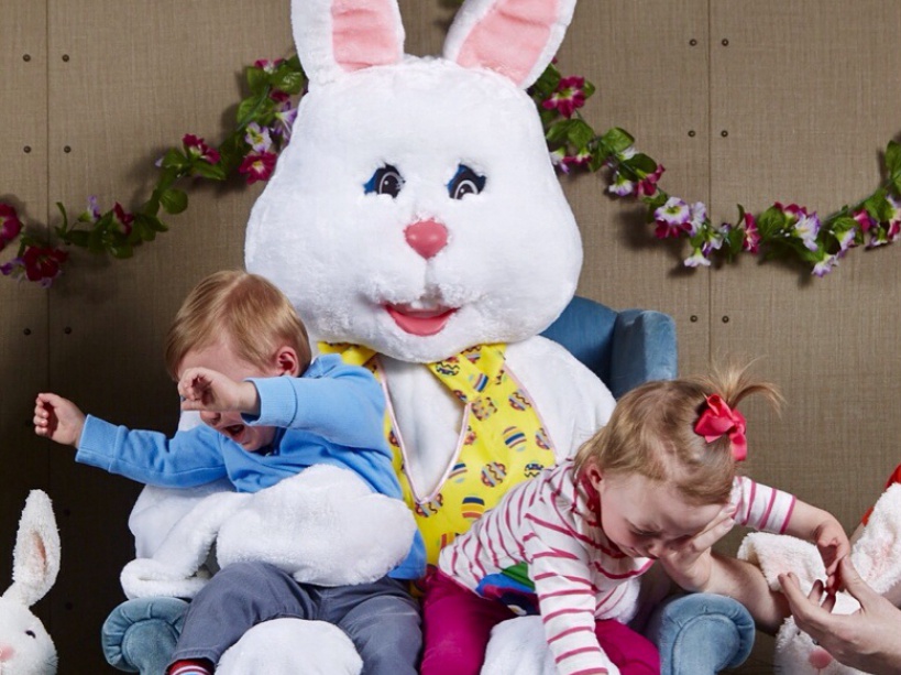 PHOTOS. Fuyez, les enfants ! Le lapin de Pâques est de sortie