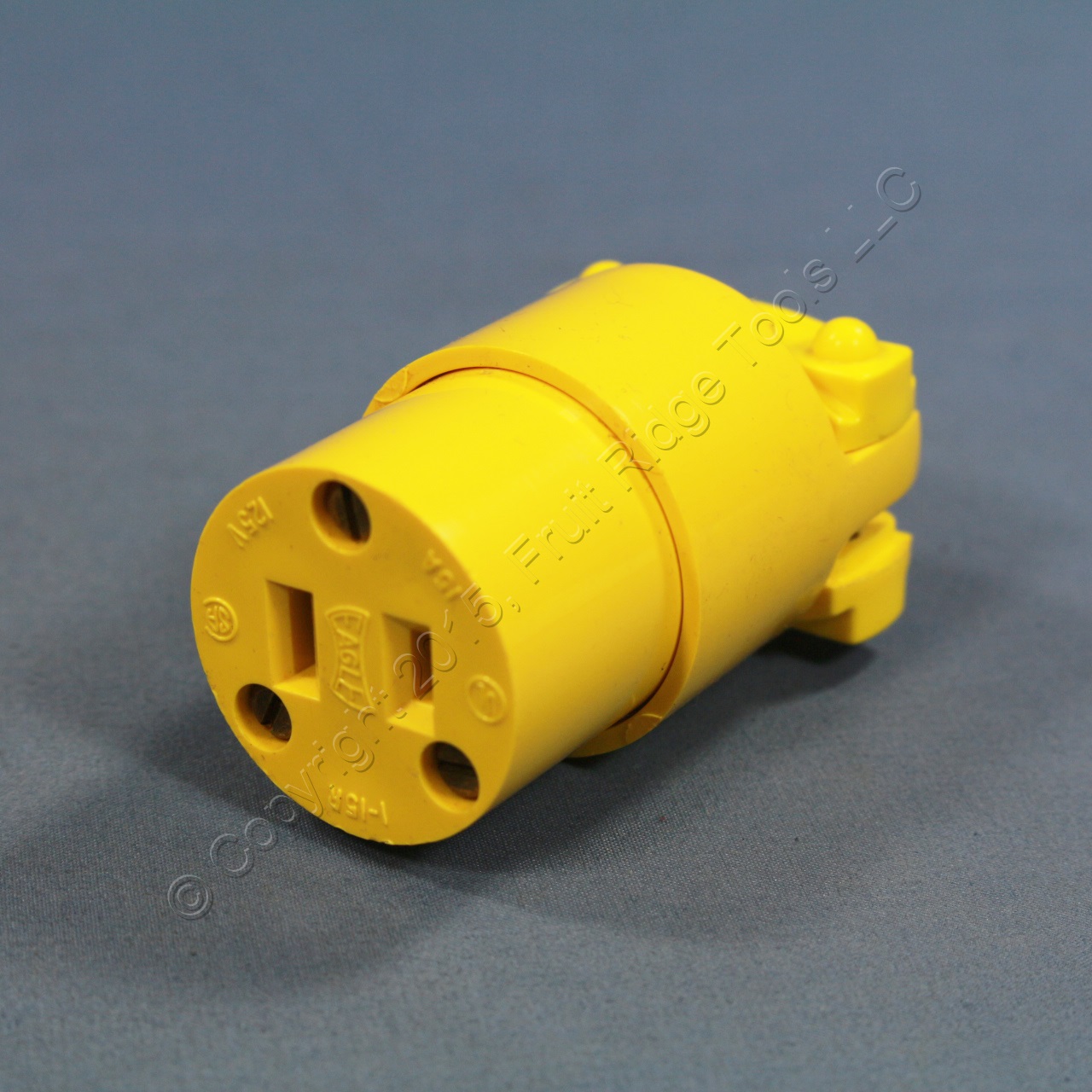 Eagle Yellow Commercial Straight Blade Vinyl Connector 15A 125V NEMA 1