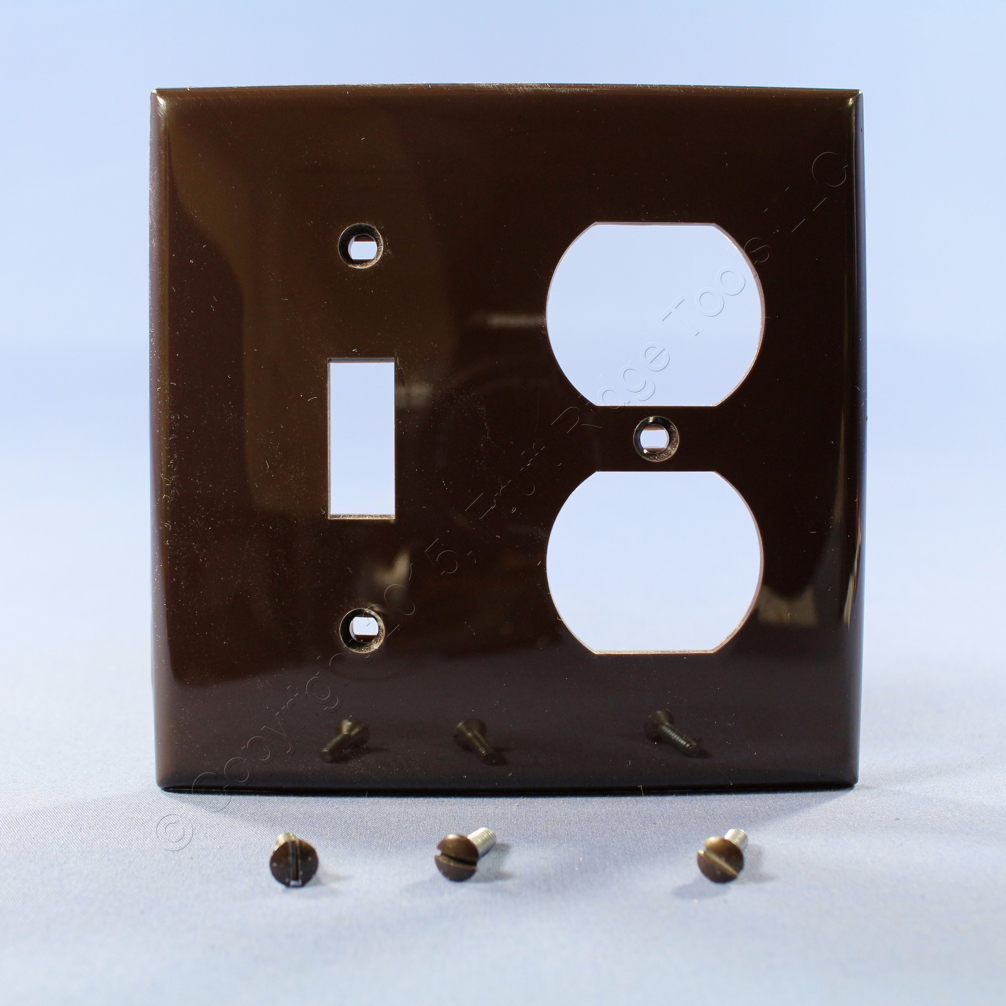 Leviton Brown 2Gang UNBREAKABLE Switch/Outlet Wallplate Receptacle