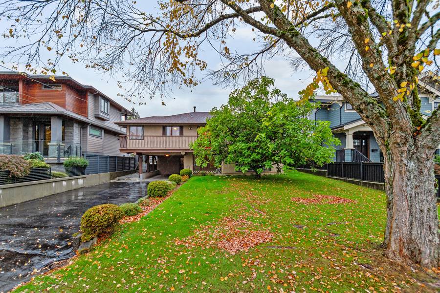 4917 VENABLES STREET, BURNABY, BC
