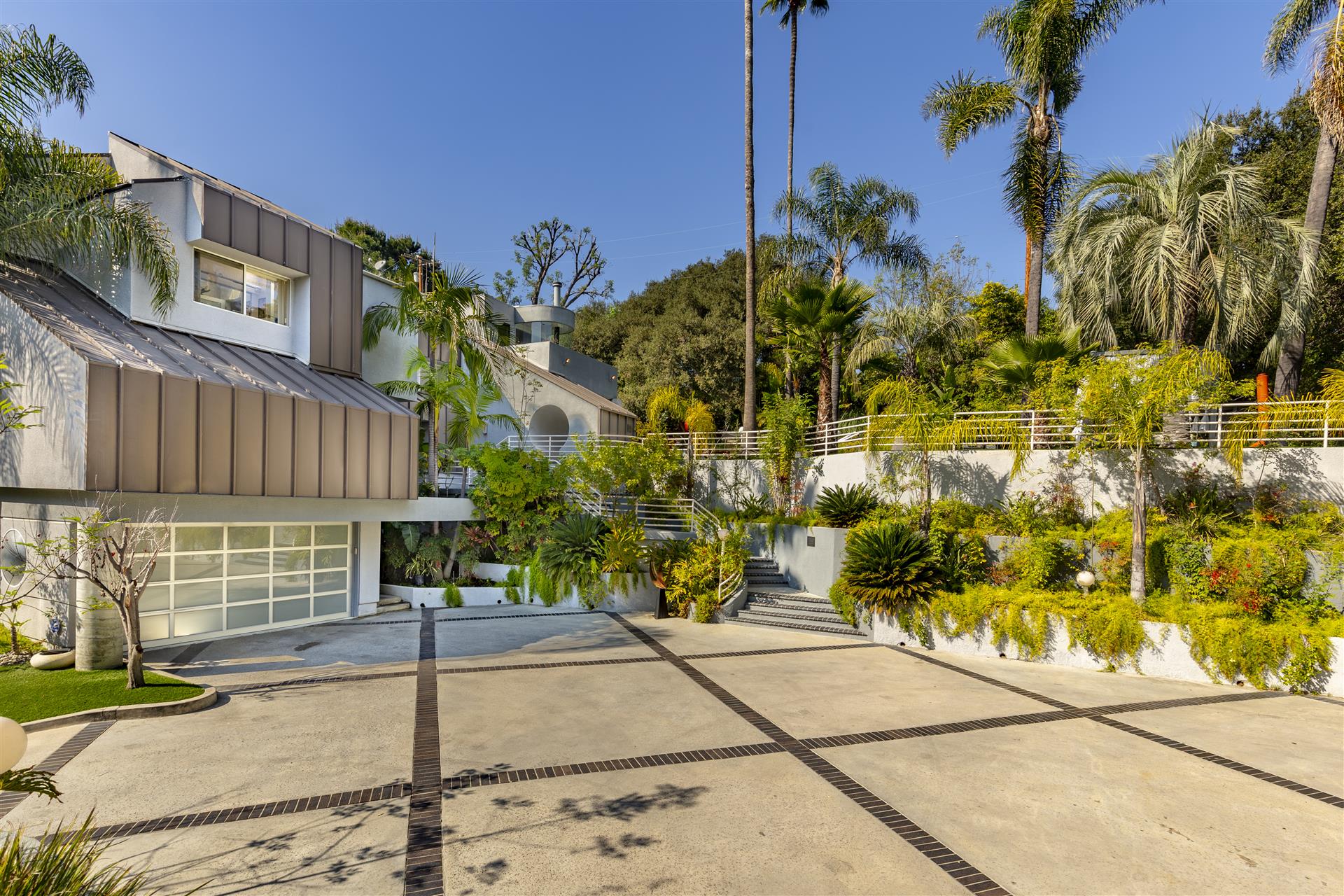 16711 BOSQUE DRIVE, ENCINO, CA