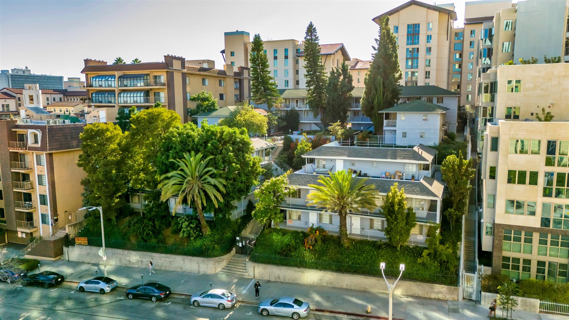 901 LEVERING AVE, LOS ANGELES, CA