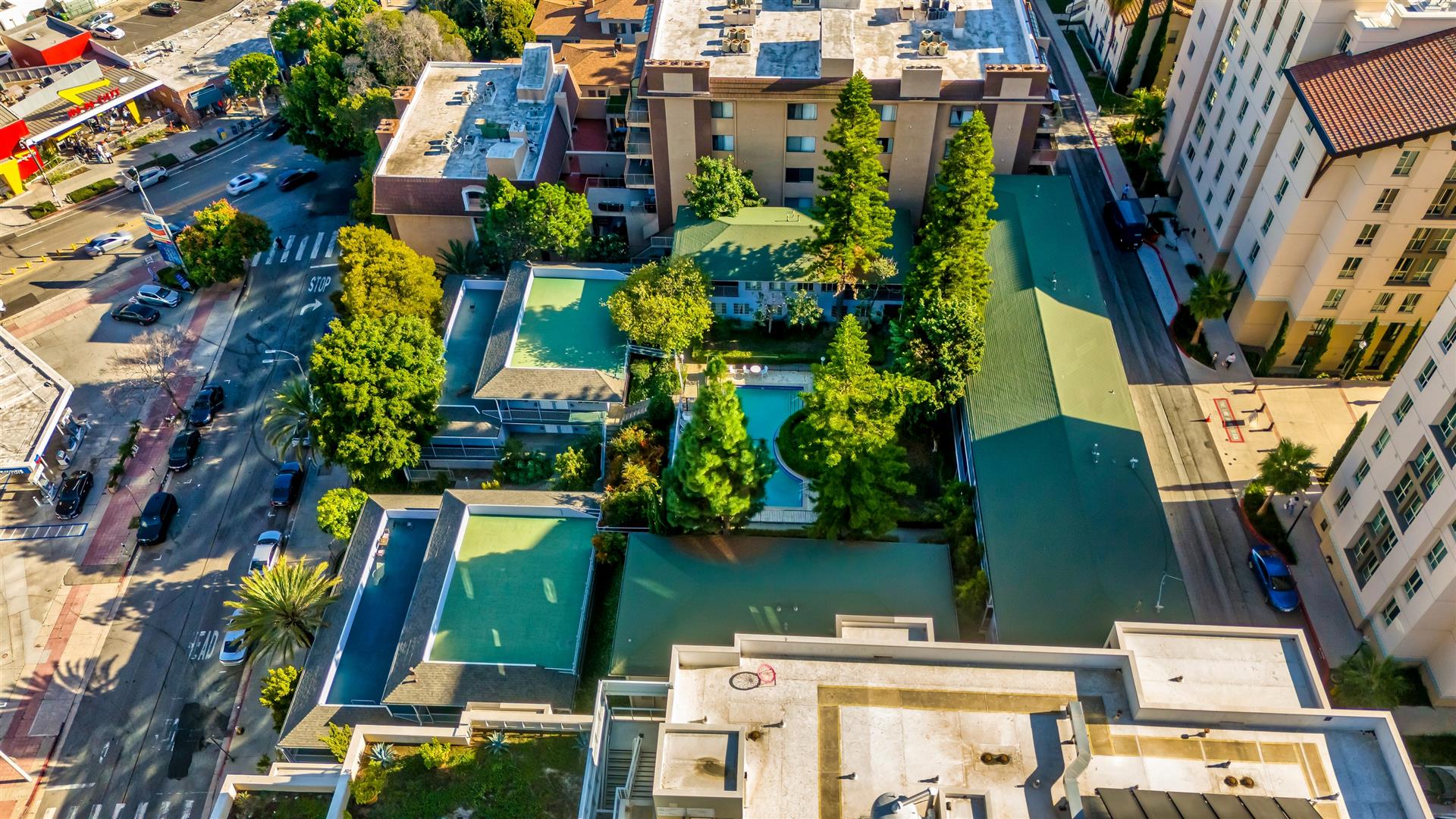 901 LEVERING AVE, LOS ANGELES, CA