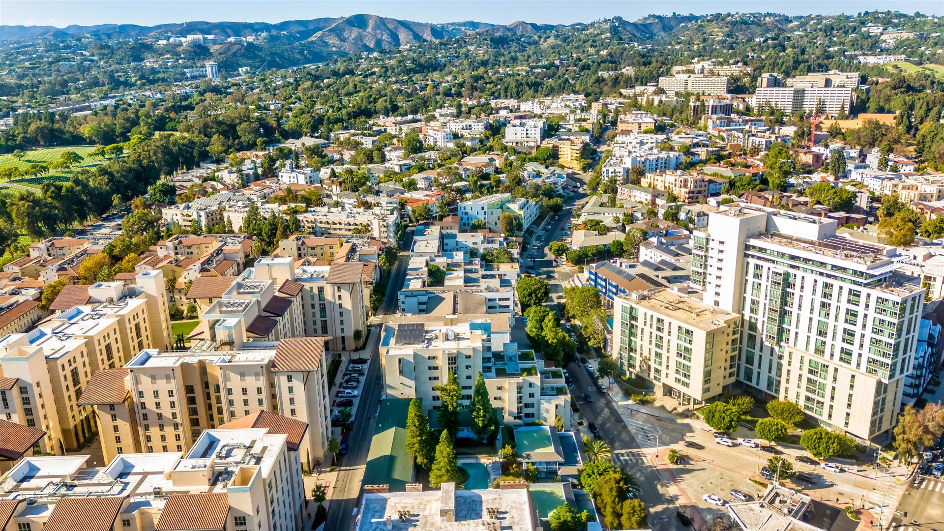 901 LEVERING AVE, LOS ANGELES, CA