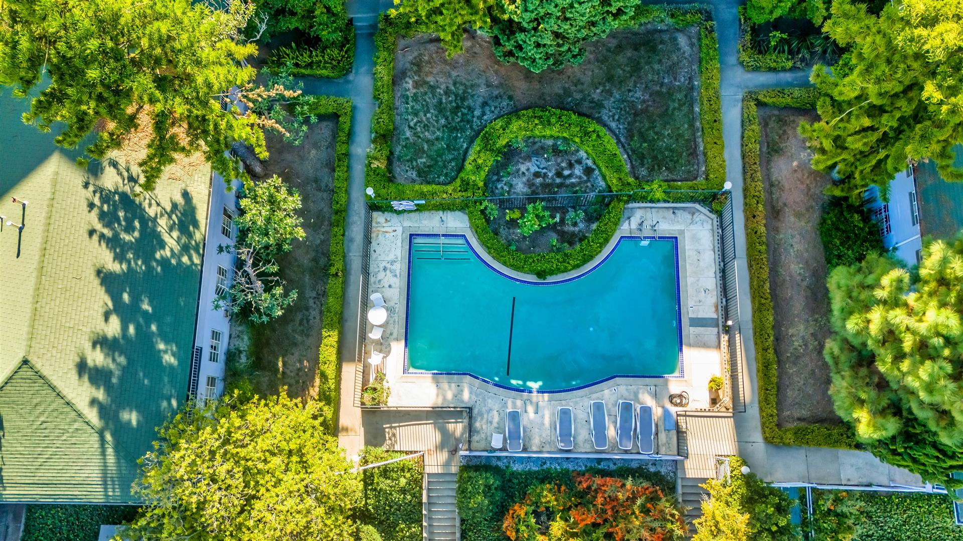 901 LEVERING AVE, LOS ANGELES, CA