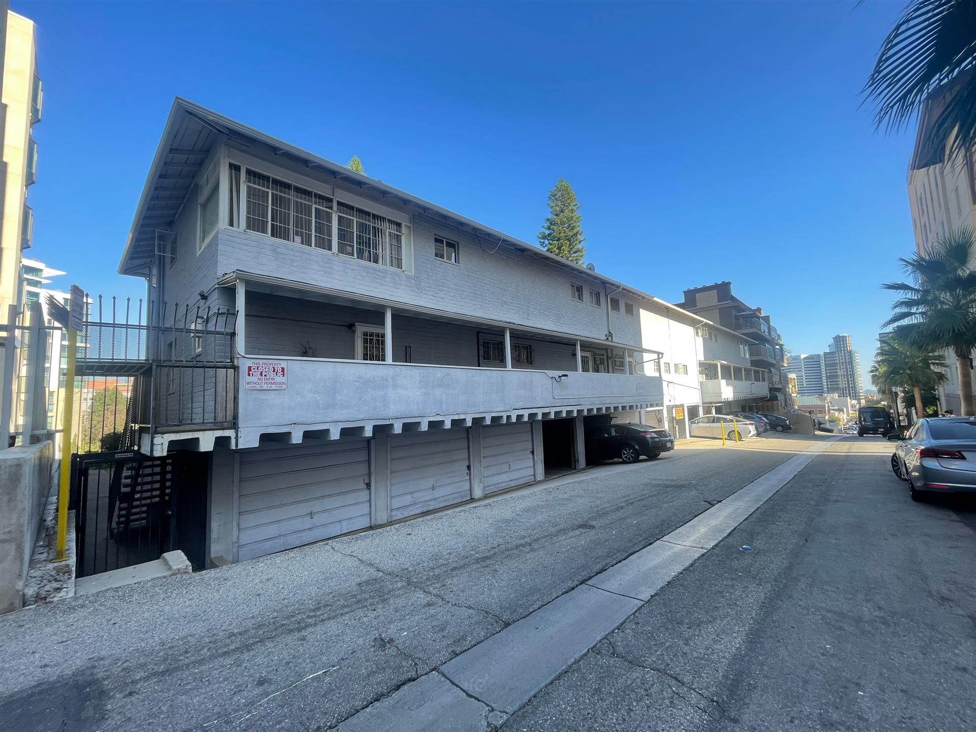 901 LEVERING AVE, LOS ANGELES, CA