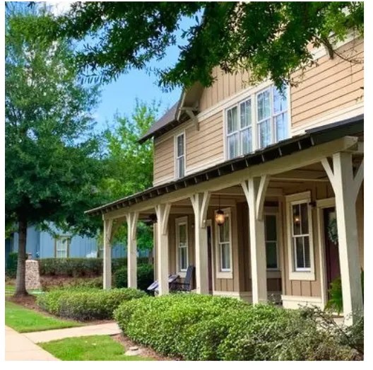 Relocating to Columbus need apartment? Call The Woodruff Way.