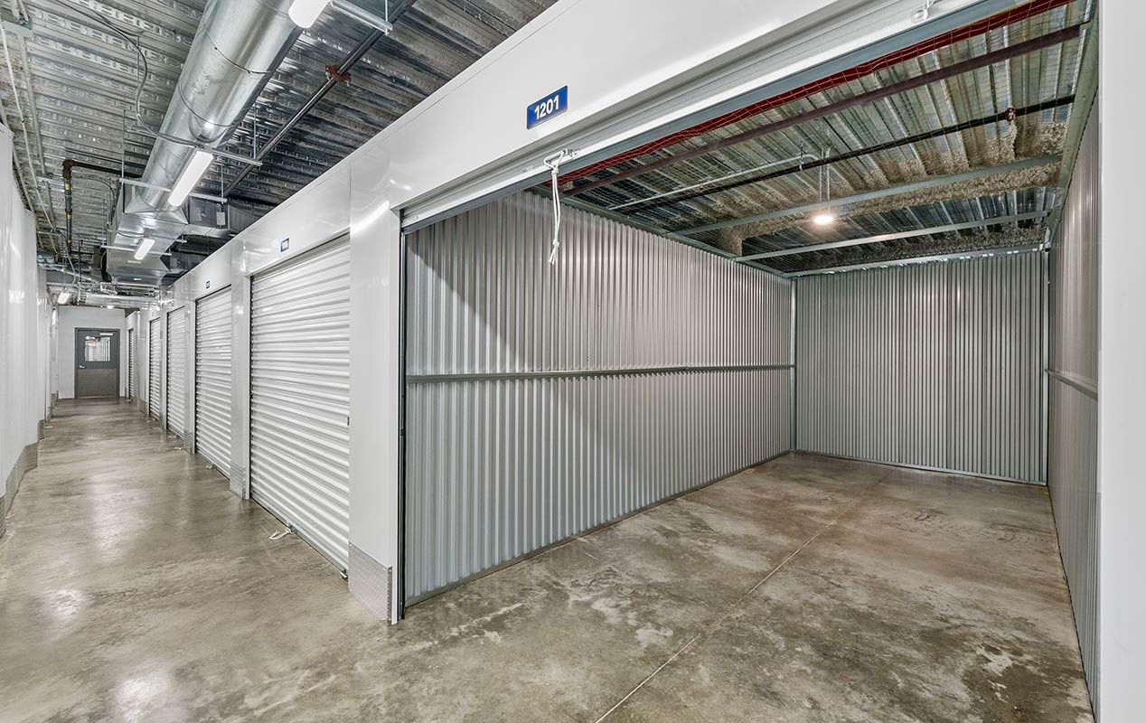 What is the largest storage unit dimensions I can rent in Los Angeles