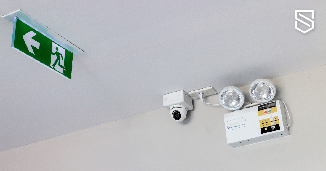¿Por qué es importante tener luces de emergencia en mi empresa