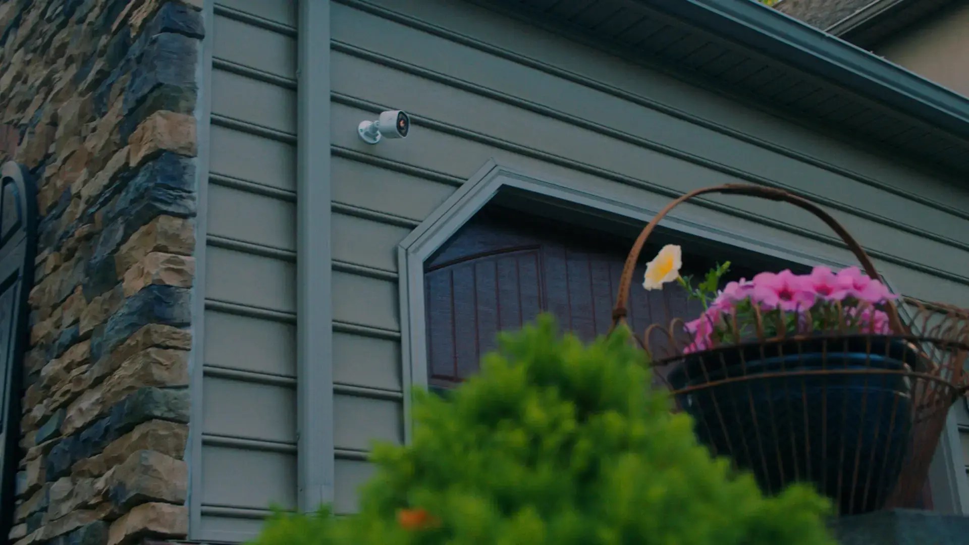 Deter Crime in Your Home with Outdoor Cameras