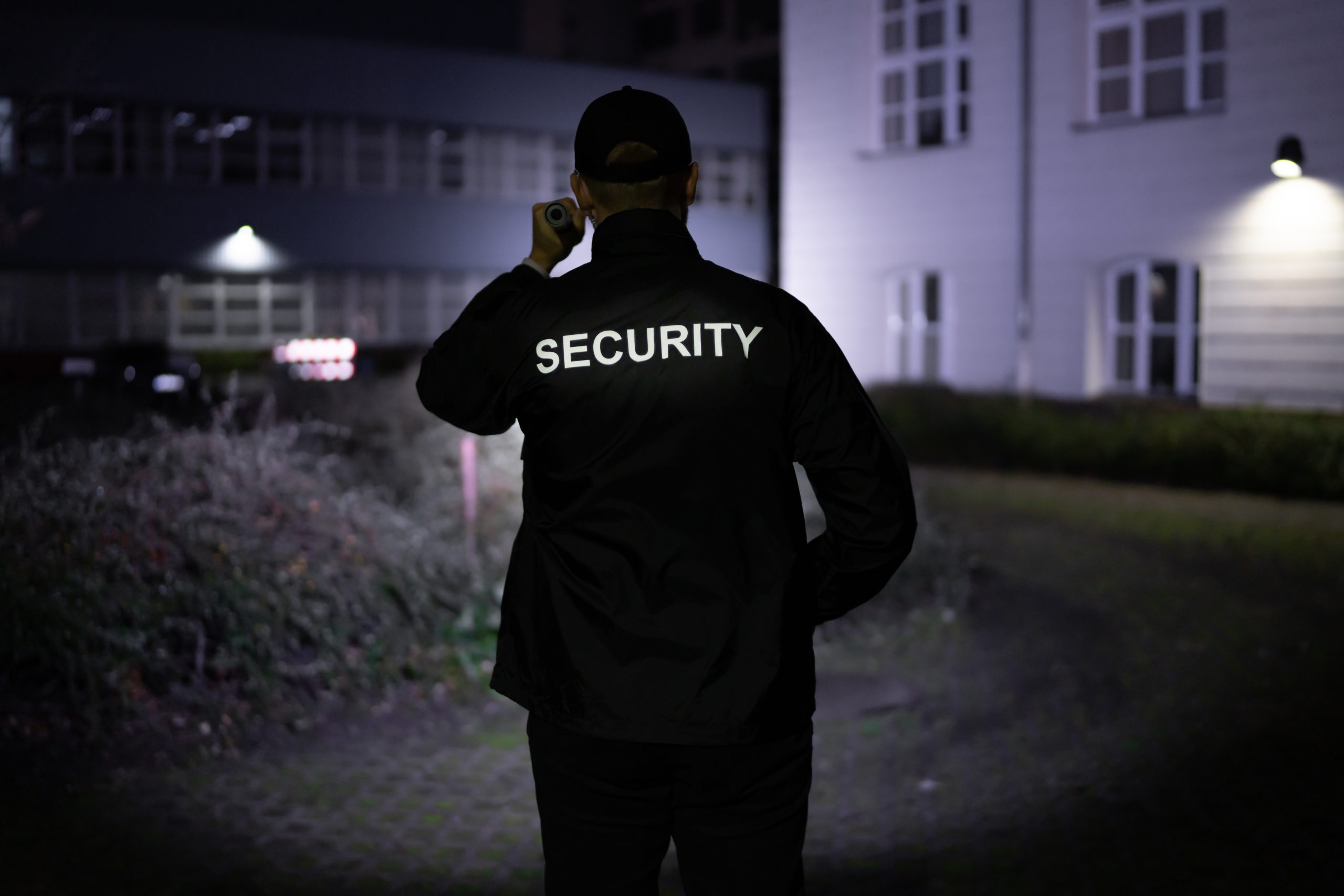 How Security Guard Services Can Improve Emergency Response Times in Your Apartment Building