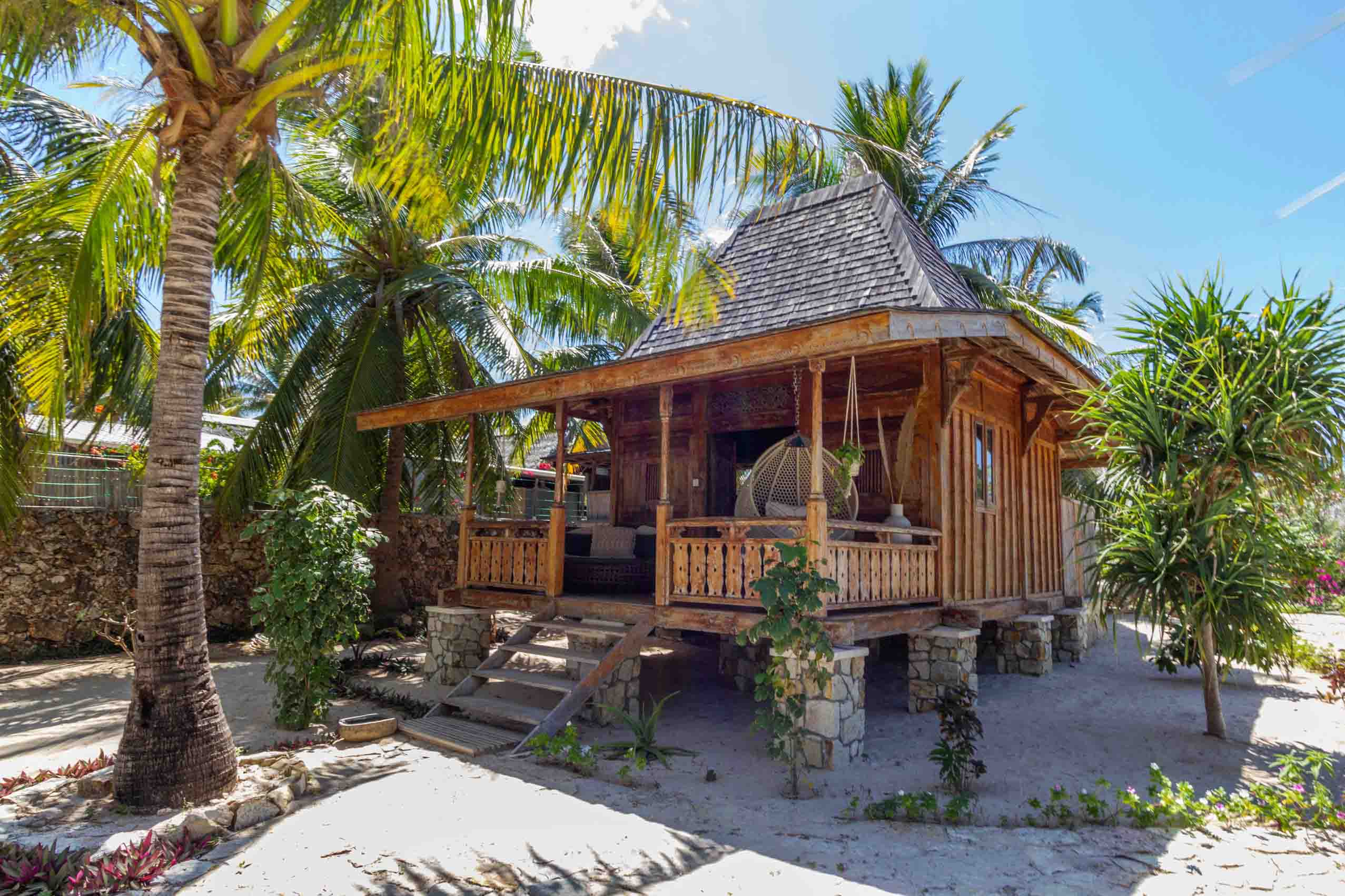 Beachfront Bungalows with original Javanese teak wood bungalows Seed