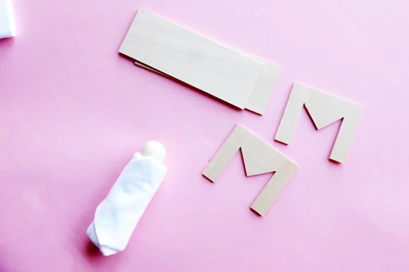 DIY Baby Jesus Manger with wood see kate sew