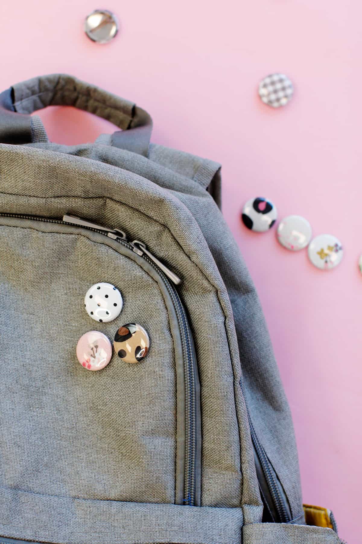 how to make button pins with fabric scraps see kate sew