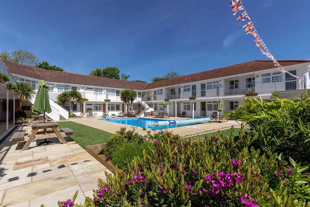 Del Mar Court Winter Let, Le Varclin, St Martins local market