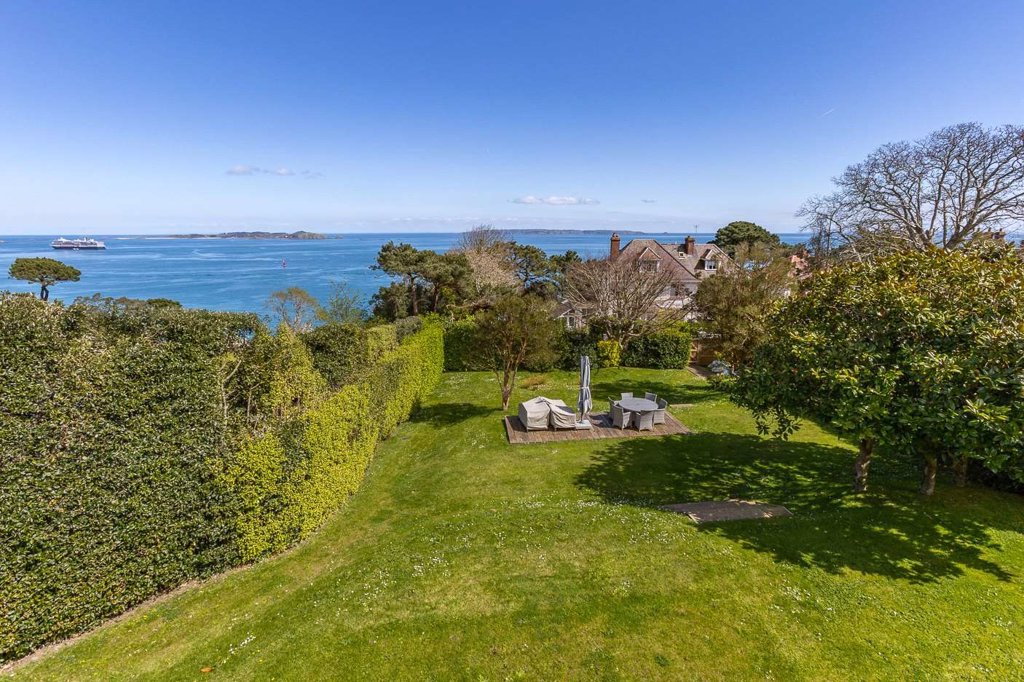 Anfre View, Village De Putron, St Peter Port 4 bedroom open market