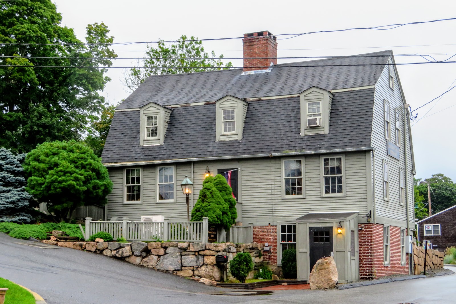 Dining with Ghosts at the Captain Daniel Packer Inne « Mystic CT