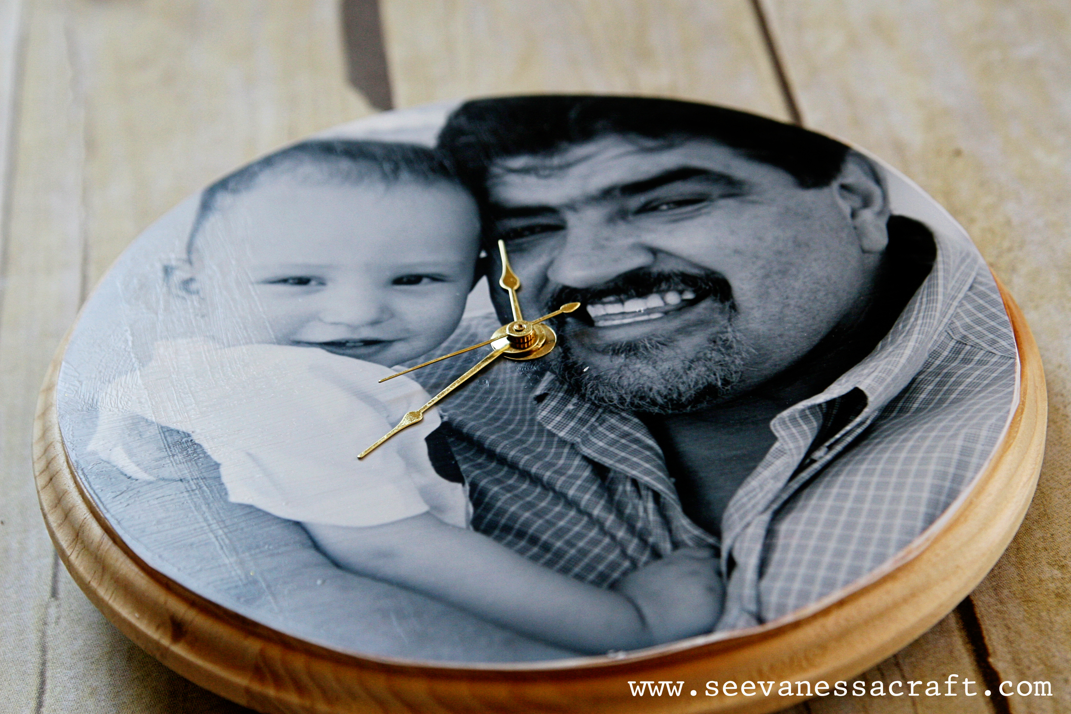 (diy tutorial) father's day photo clock See Vanessa Craft