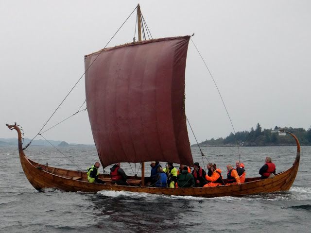 Nachbau eines Wikingerschiffes in Dänemark. Ein ähnliches Modell wurde