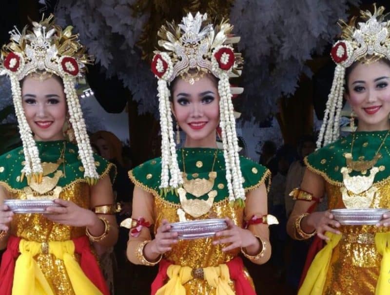 15+ Properti Tari Baksa Kembang (Gambar dan Deskripsinya)