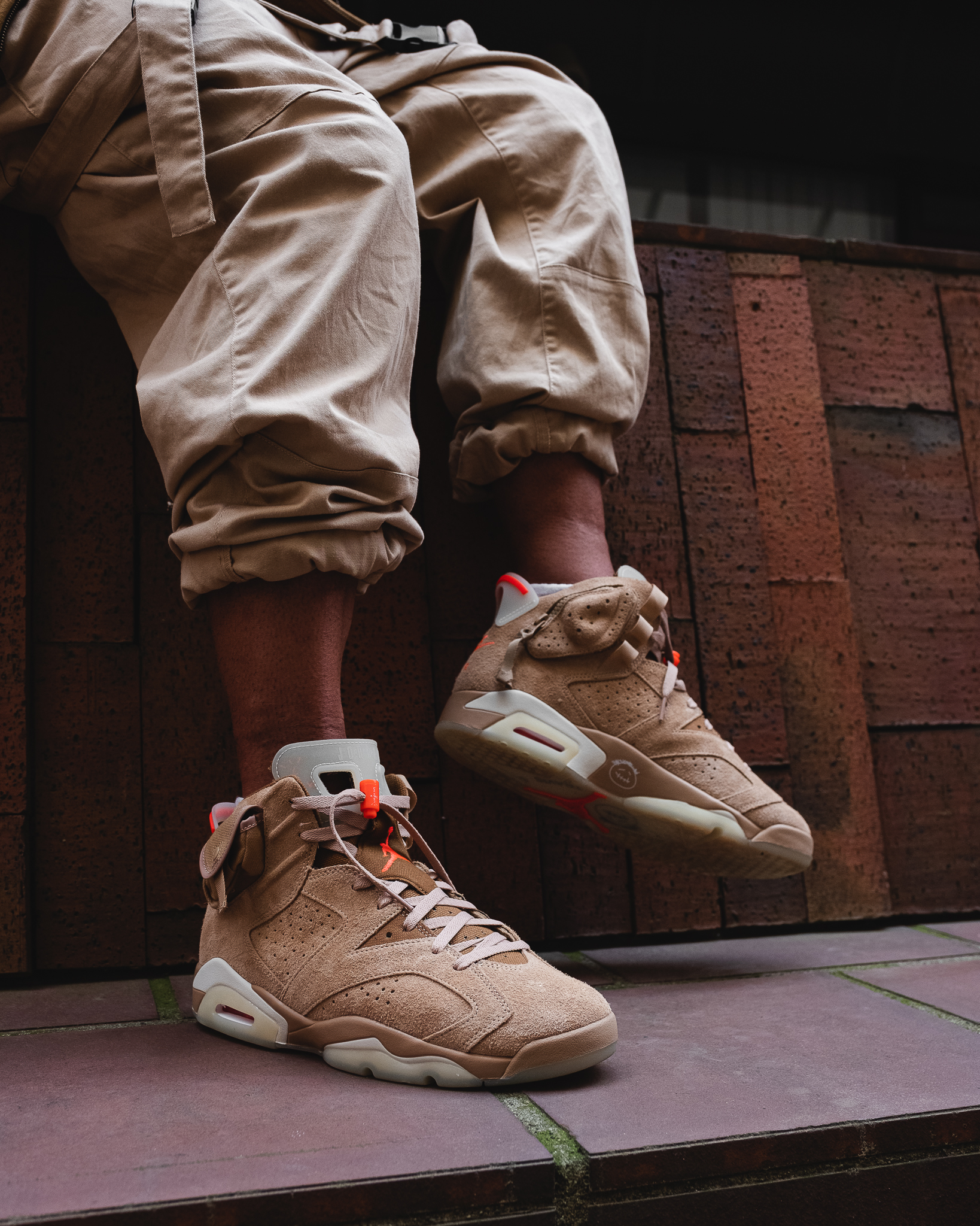 Jordan Travis Scott British Khaki Glow In The Dark 2025 www