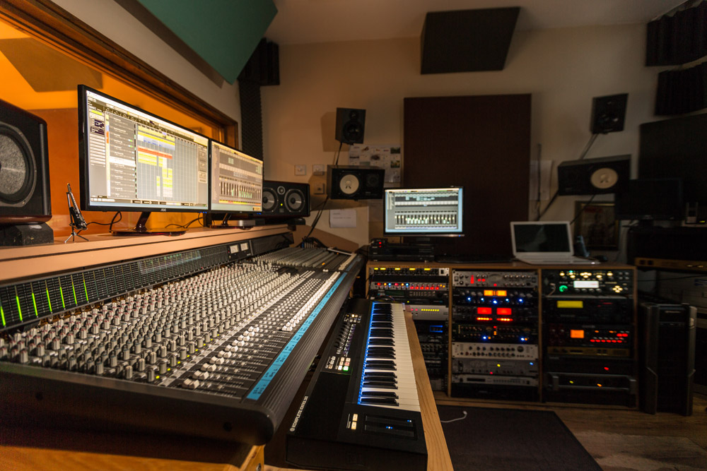 Gallery Recording studio equipment pictures at Select in London
