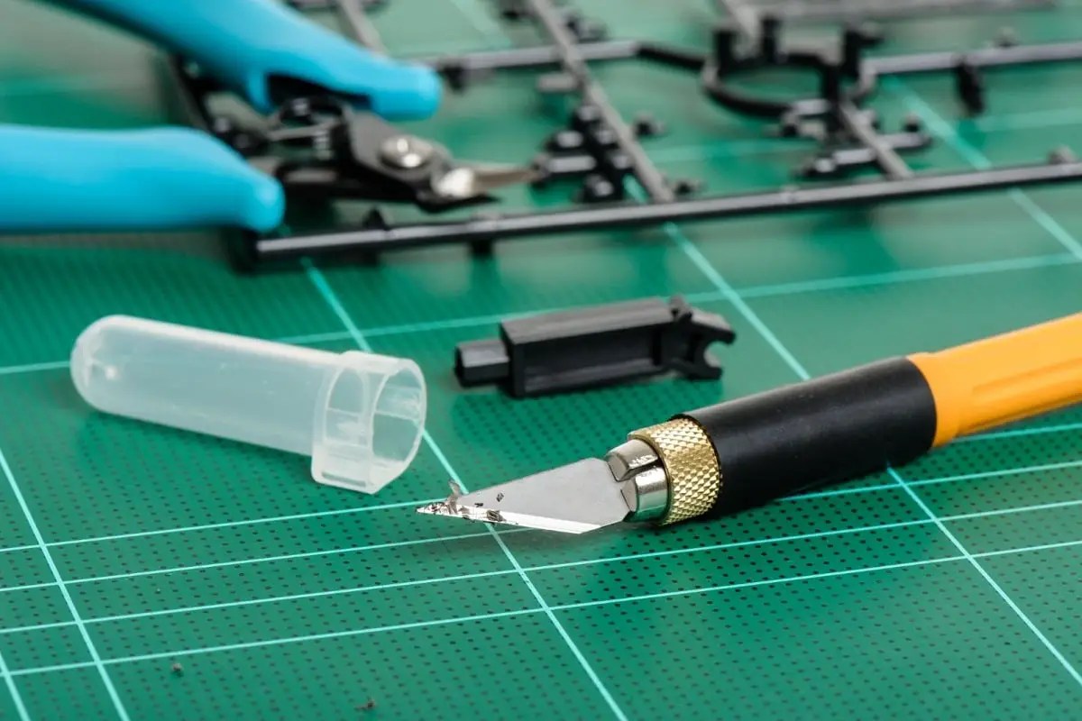 How To Clean An Xacto Knife Safely