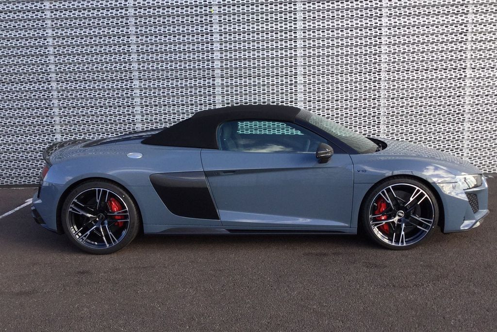 Audi R8 Spyder Performance Carbon Black 5.2 2dr Select Vehicles