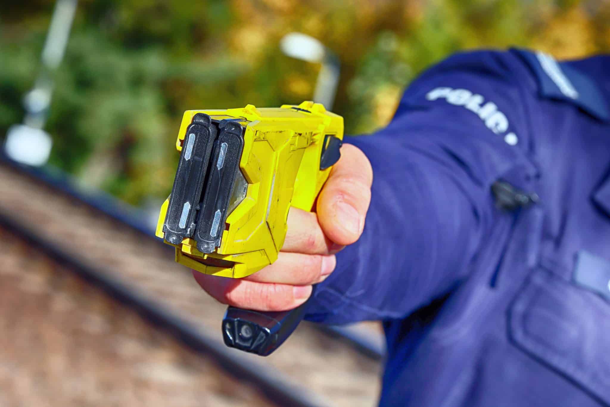 TASER vs Stun Gun Ultimate SelfDefense Guide