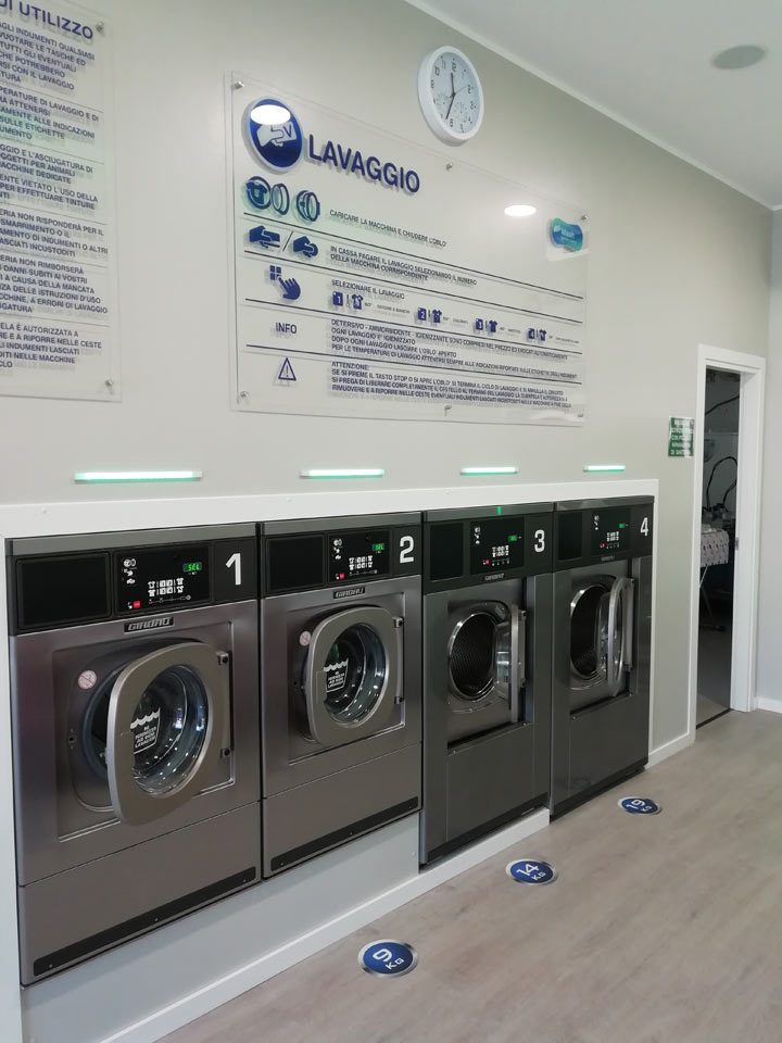Self Service Wash laundromat in Corso, Montegrotto Terme (PD Italy)