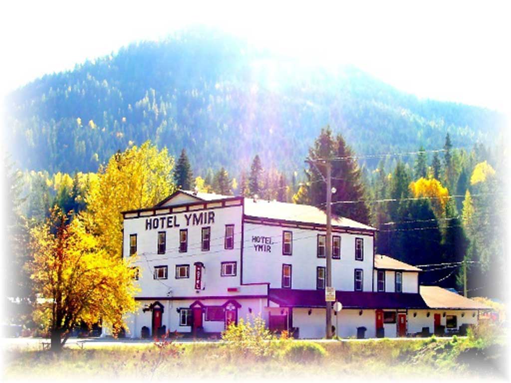 Hotel Ymir International Selkirk Loop