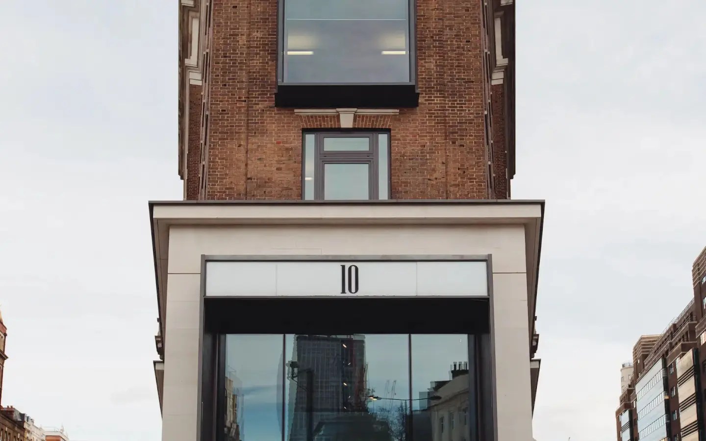 10 Bloomsbury Way Selo