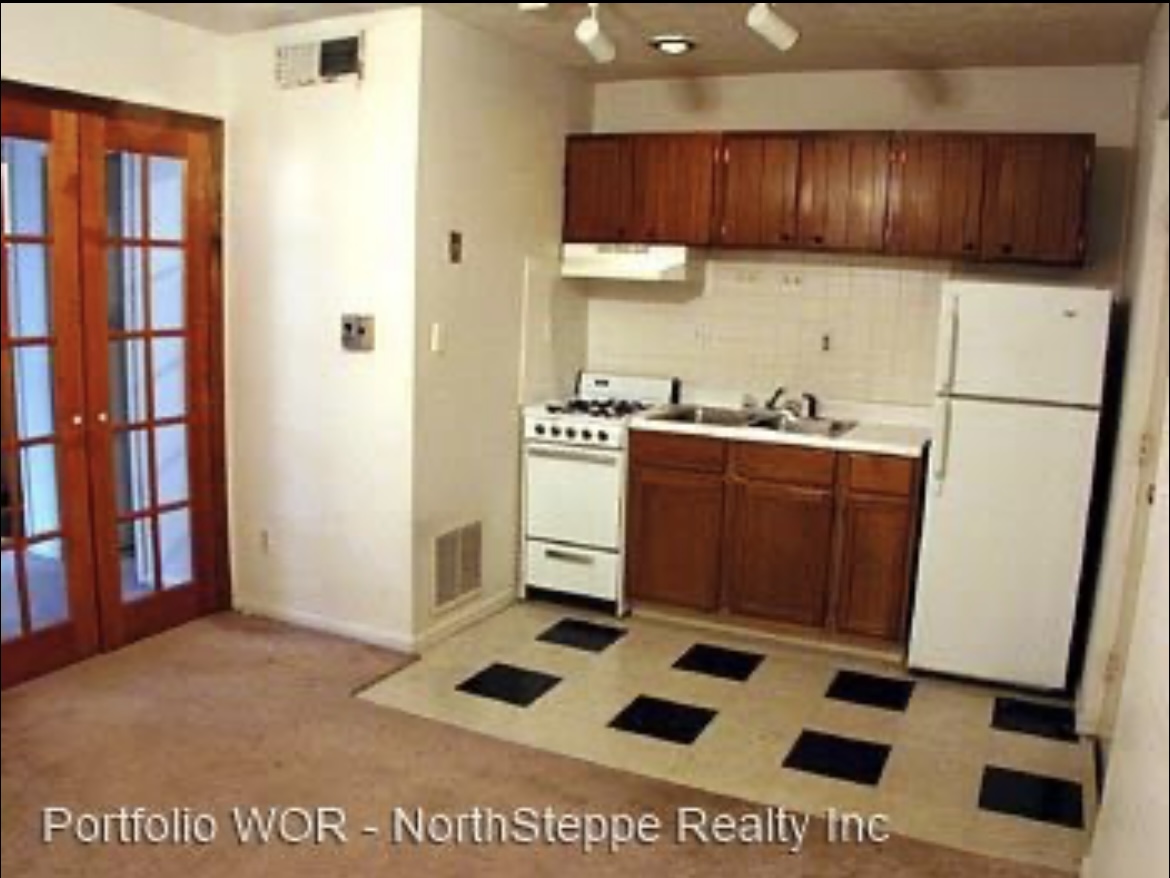 Ohio StateApartment Duplex, One bedroom & living room/kitchen