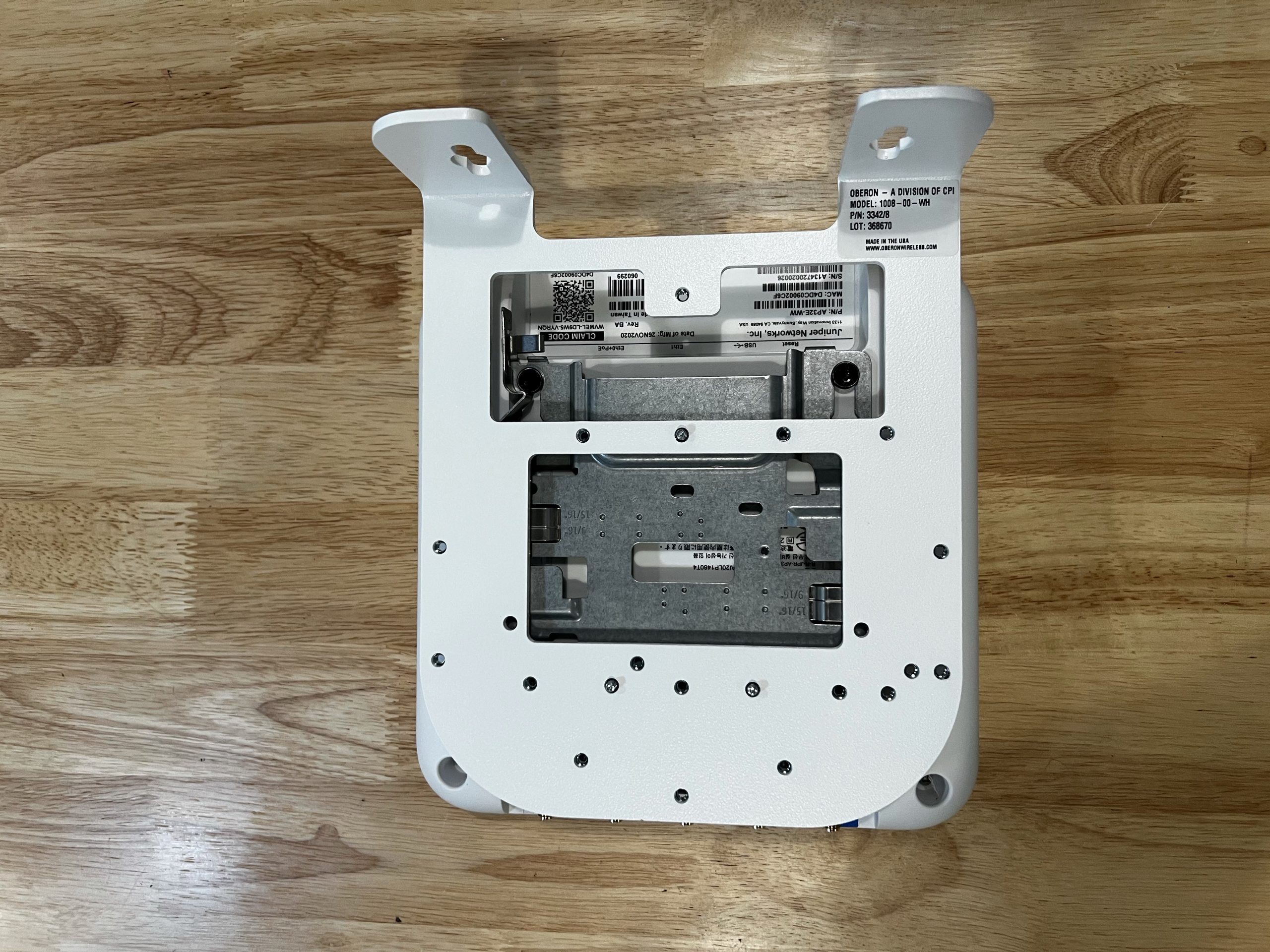 Oberon 100800WH AP Bracket SemFio Networks