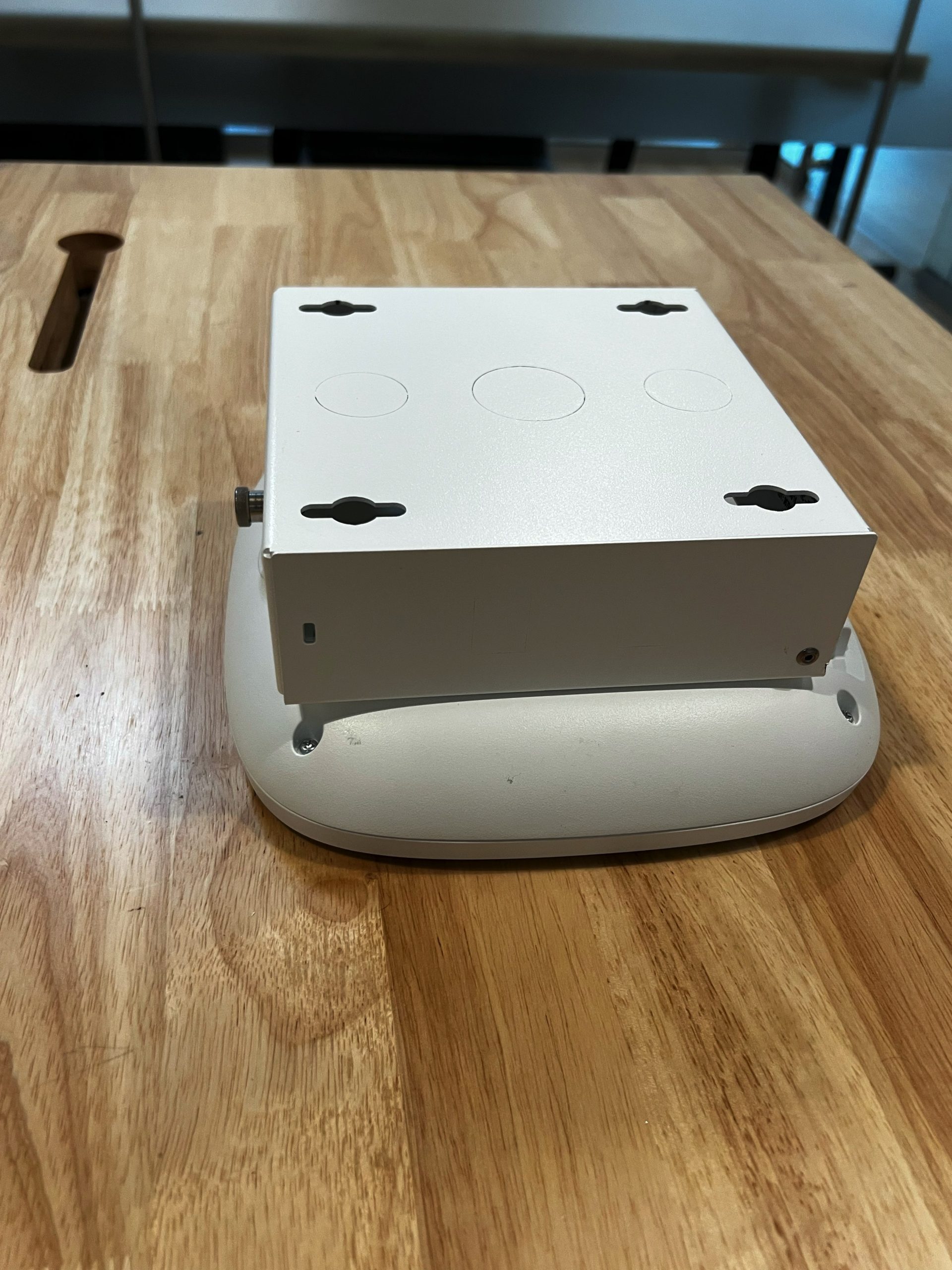 Oberon 900HC AP Bracket SemFio Networks