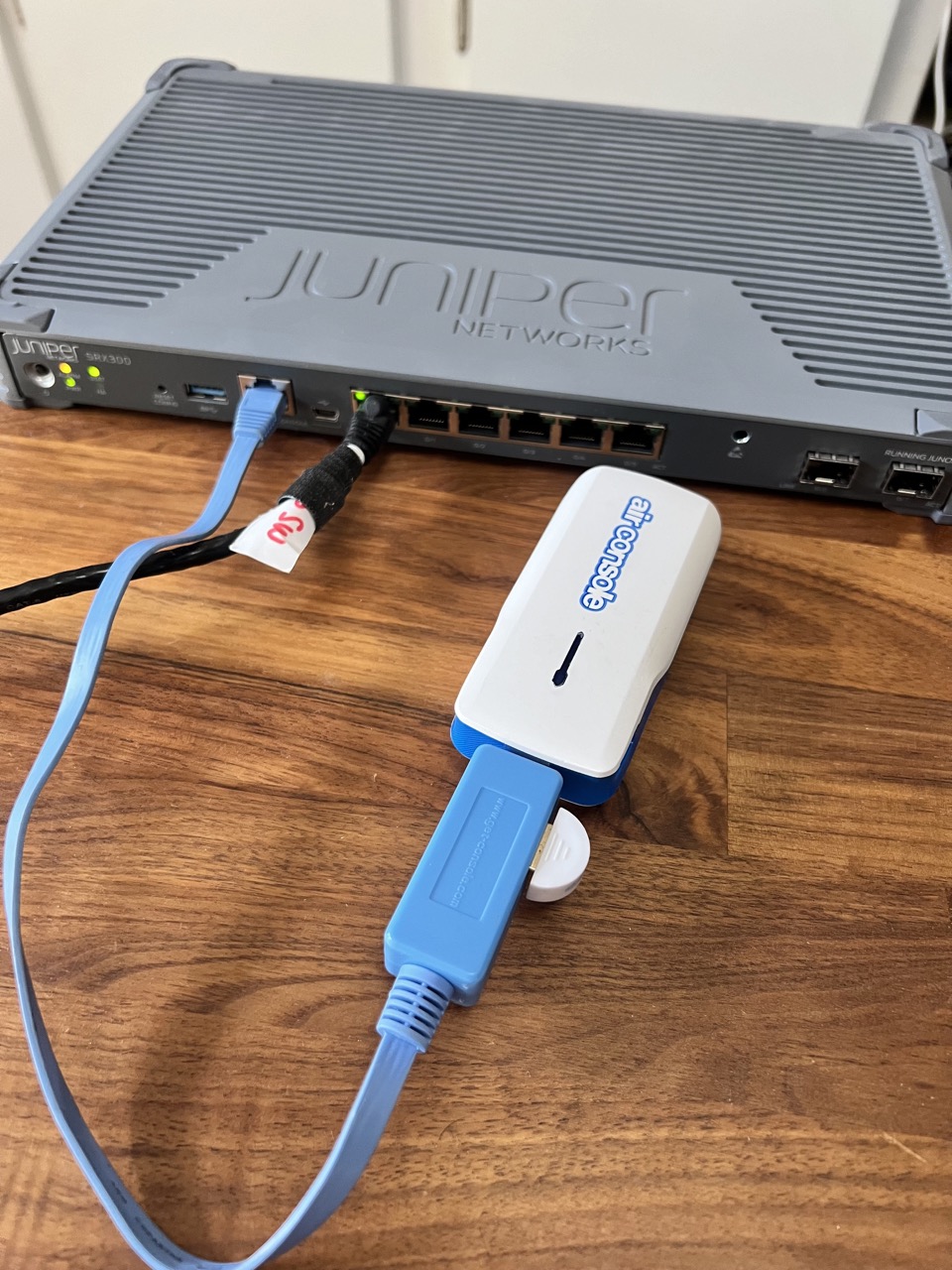 How to Establish a Console Connection to a Juniper SRX with an