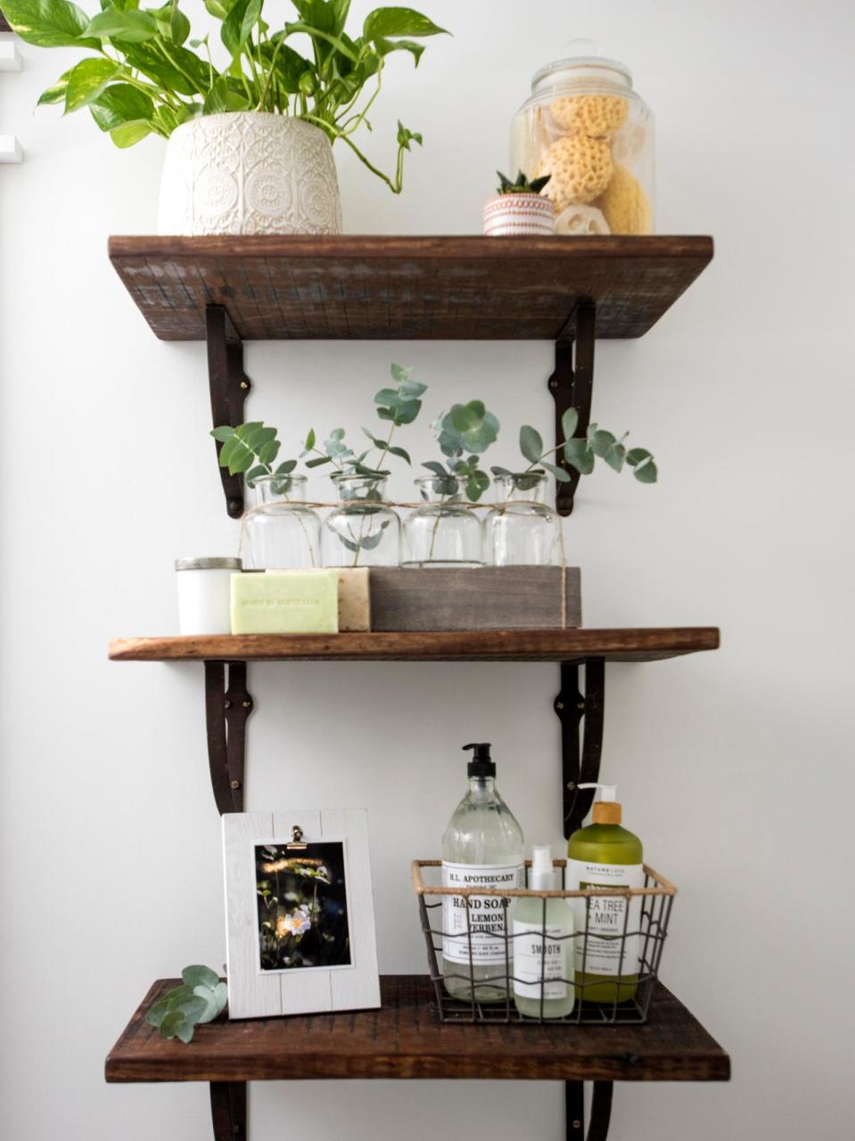 How to Make a Bathroom Shelf Semis Online