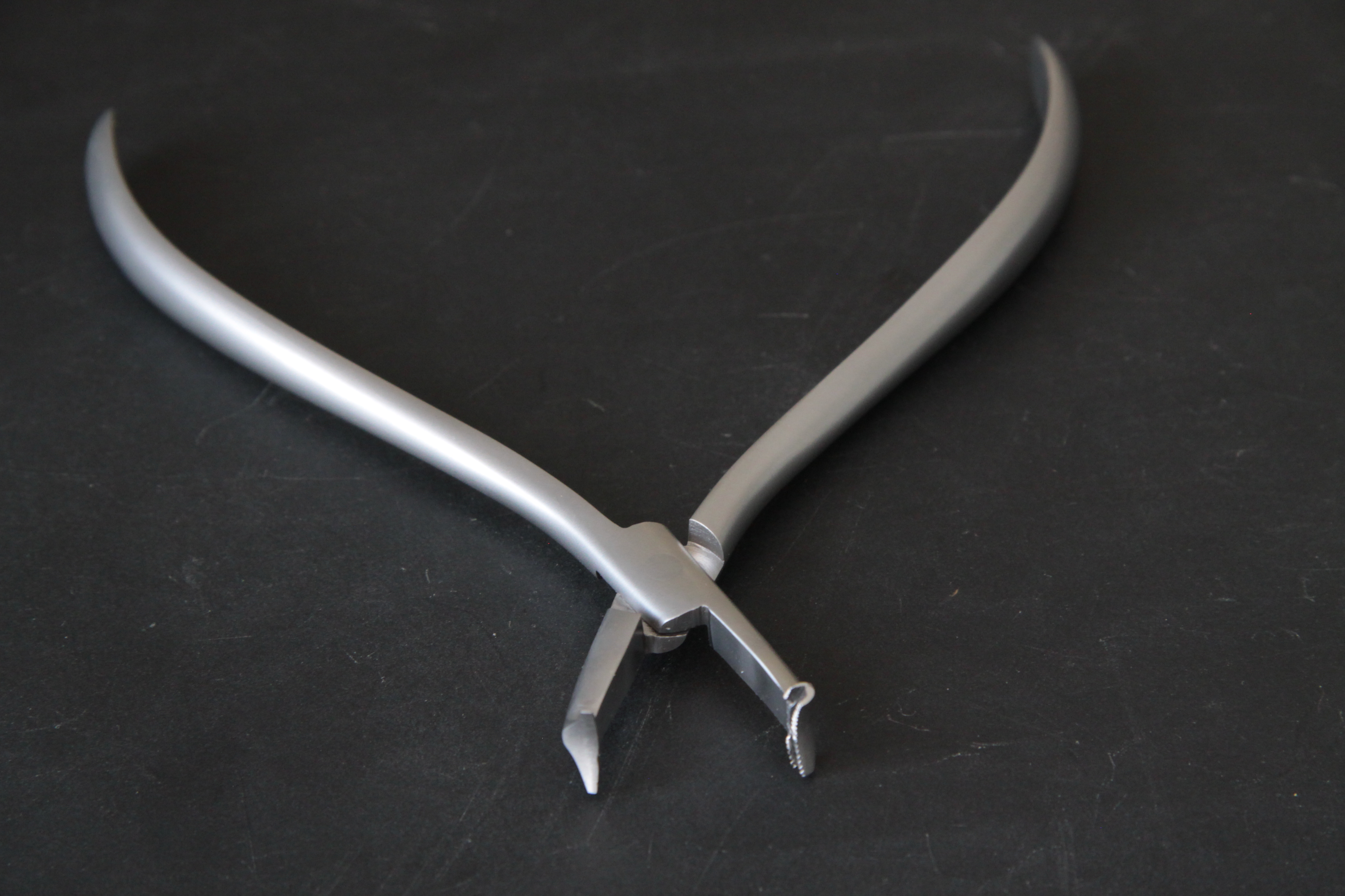PINCE A PLIER LE NITI 1