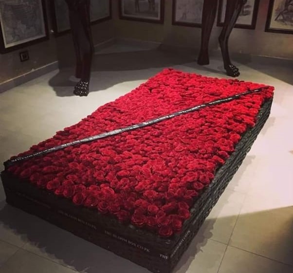The Bed of Roses(Imported Red Flowers) Send Flowers in Pakistan