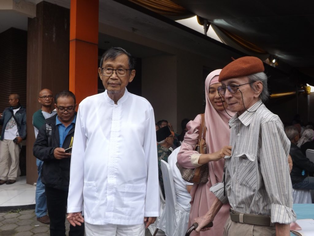 Mohamad Sunjaya, Aktor Teater Tiga Zaman Sakit, Seniman Galang Kepedulian -  Seni.co.id