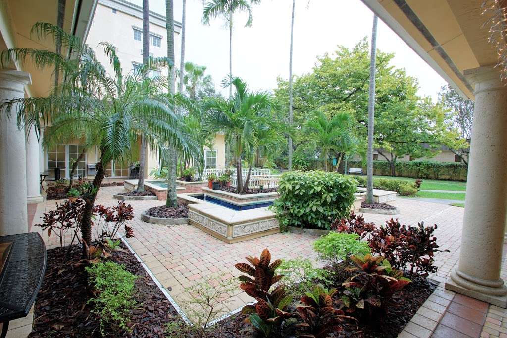 Senior Living in Hollywood, FL Emerald Park of Hollywood