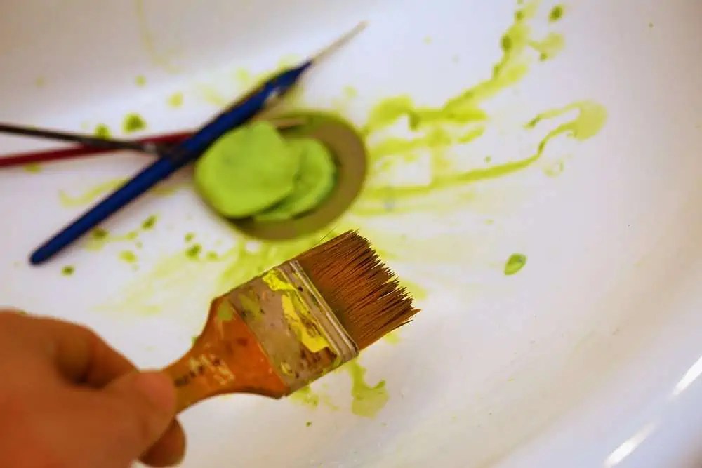 How to Clean Paint Brushes (Oil and Acrylic)