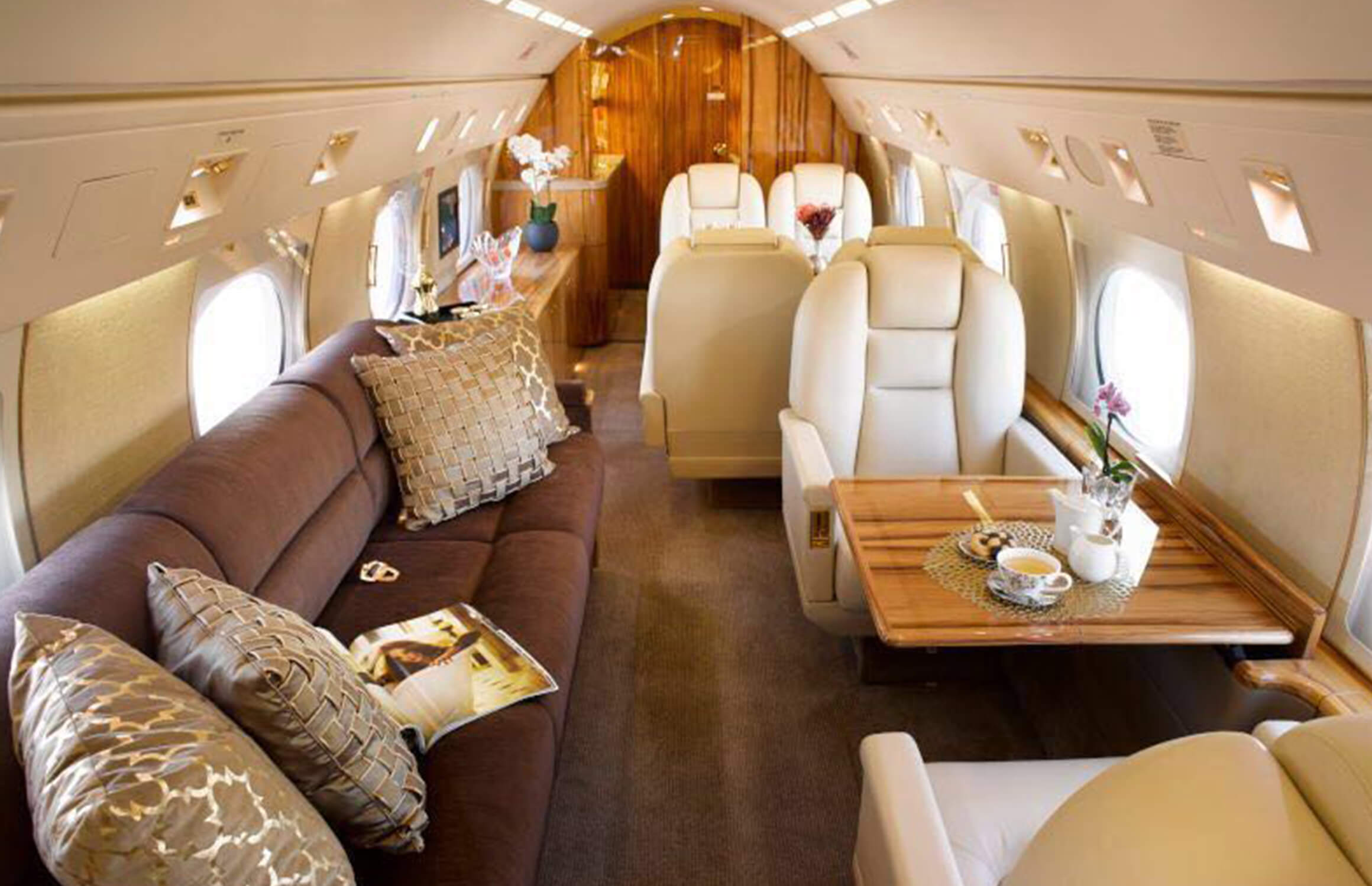 Large Cabin Private Jets Sentient Jet