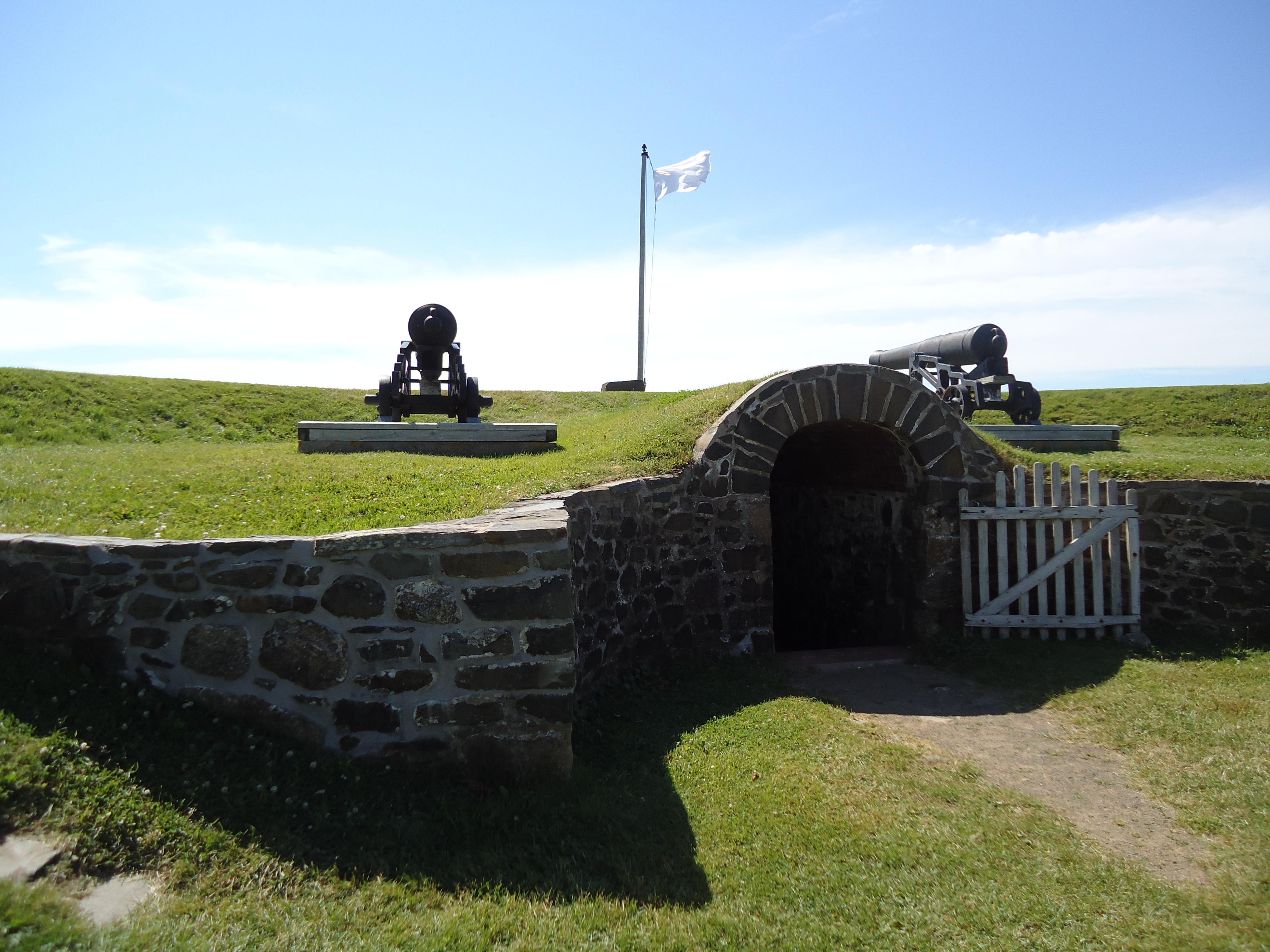 Stages Fort Anne National Historic Site Sentier Acadie historique