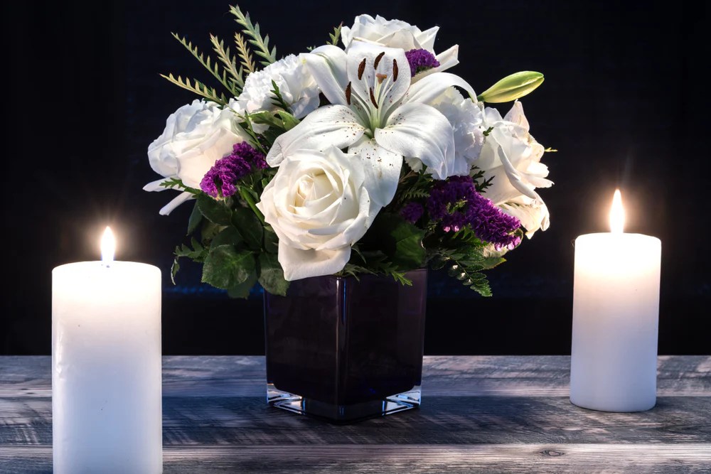Best Time to Send Sympathy Flowers Bouquets on Funeral (Guide) Sentiments.ae