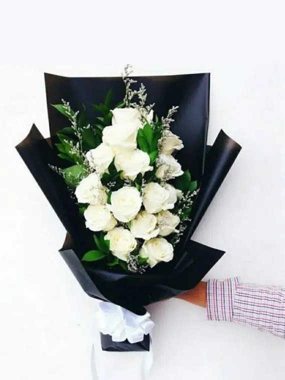 15 Roses Bouquet Sentra Bunga Florist Jakarta